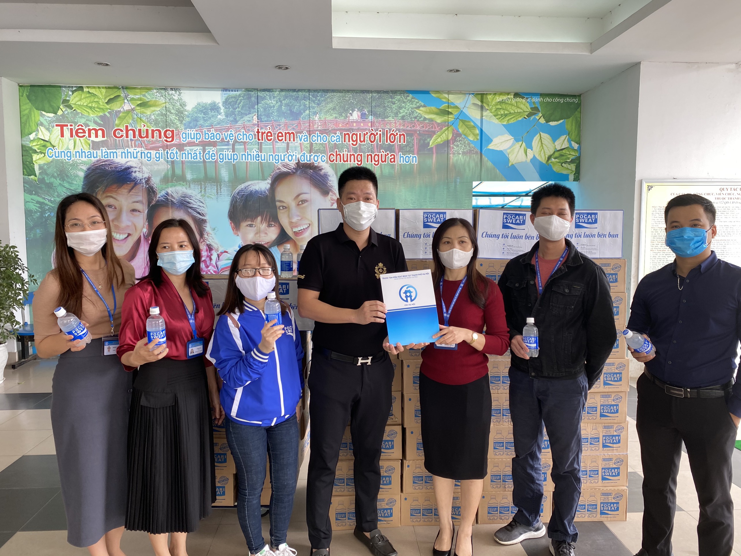 Thức uống bổ sung ion Pocari Sweat đồng hành cùng chiến dịch Xin cảm ơn ủng hộ các y bác sĩ chống Covid-19 Thức uống bổ sung ion Pocari Sweat đồng hành cùng chiến dịch Xin cảm ơn ủng hộ các y bác sĩ chống Covid-19